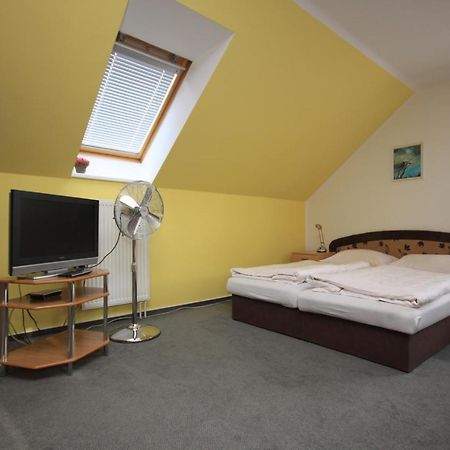 Apartman Pod Cernou Horou Roznov pod Radhostem Exterior photo