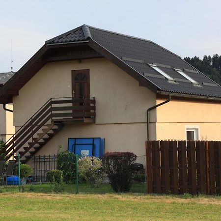 Apartman Pod Cernou Horou Roznov pod Radhostem Exterior photo