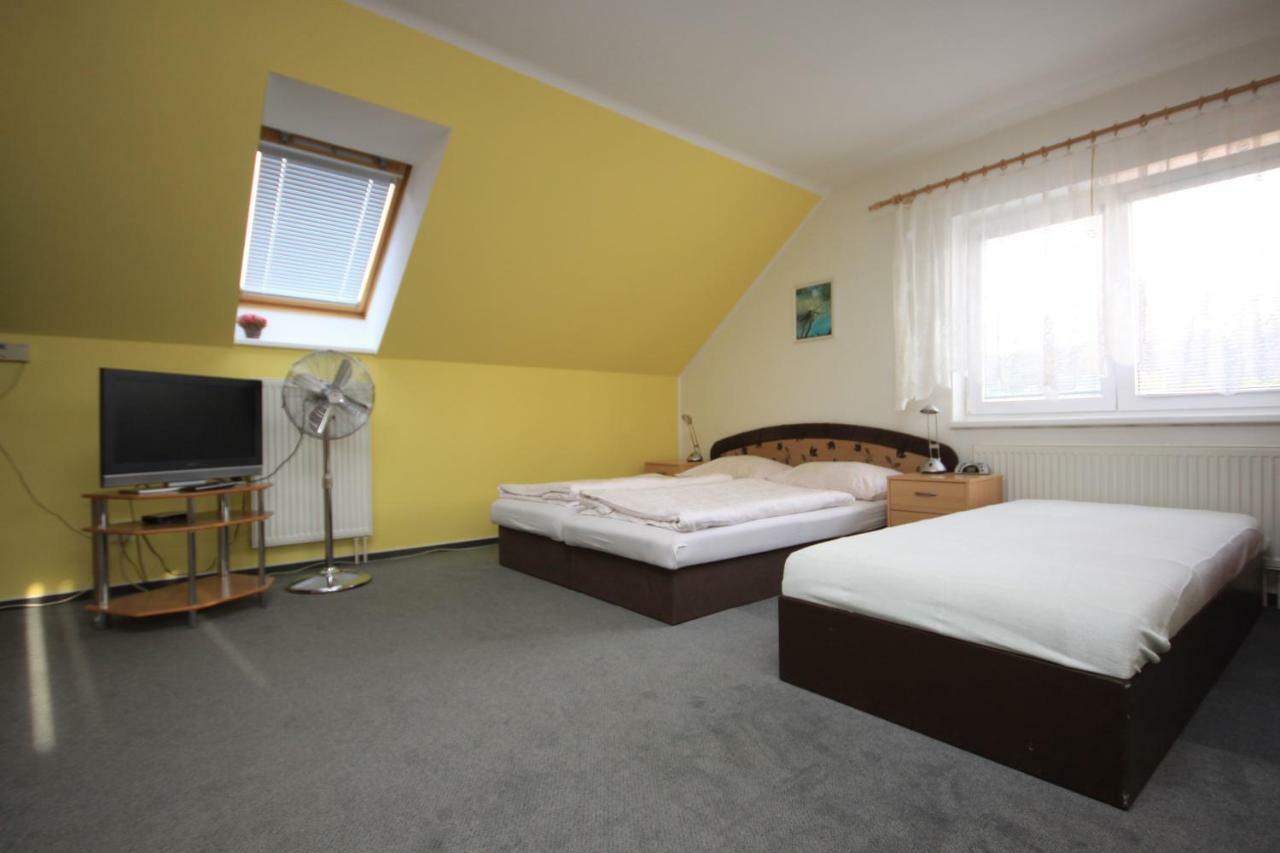 Apartman Pod Cernou Horou Roznov pod Radhostem Exterior photo