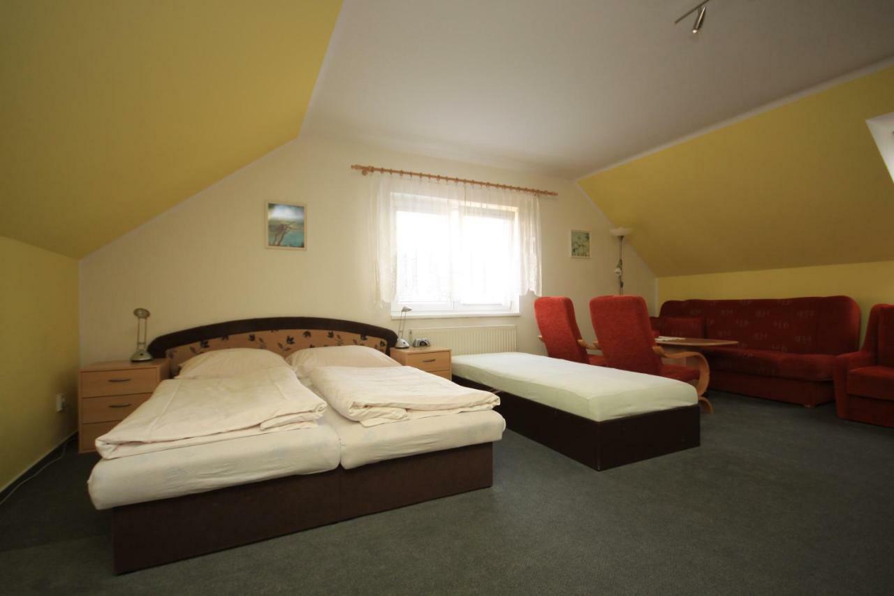 Apartman Pod Cernou Horou Roznov pod Radhostem Exterior photo
