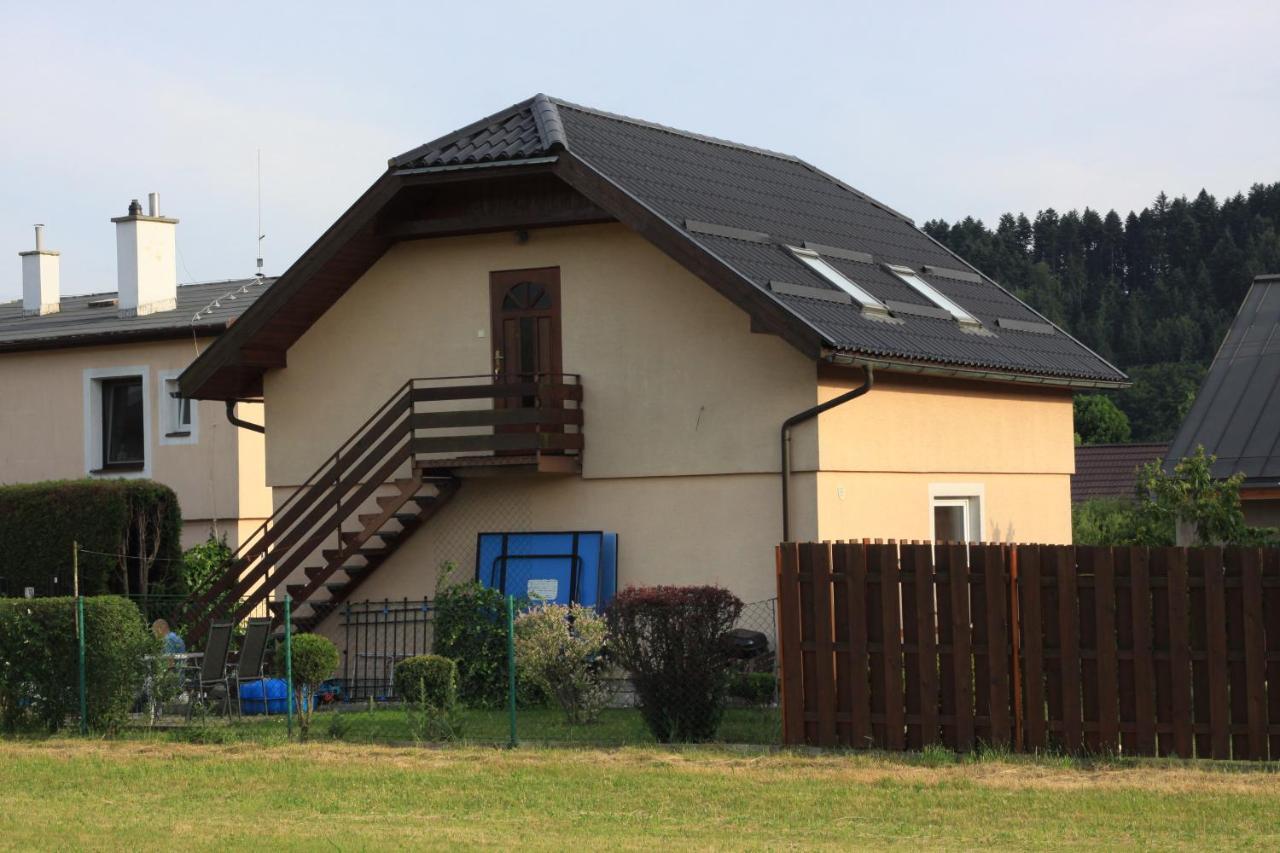 Apartman Pod Cernou Horou Roznov pod Radhostem Exterior photo